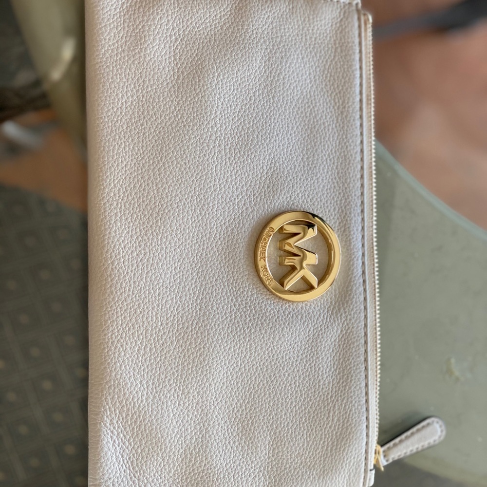 MK wristlet